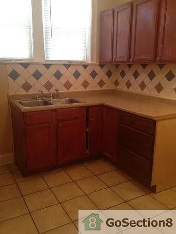 2nd image of 719 W 80th St #3