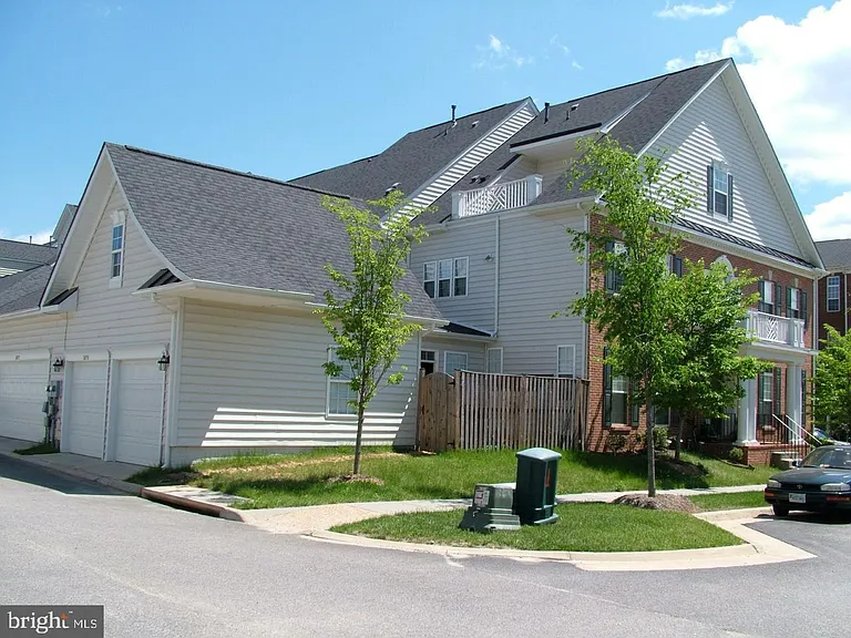 5074 Anchorstone Dr — Photo 3