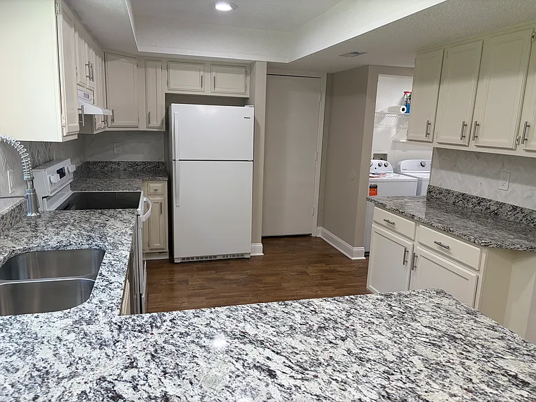 8724 Shoreham Blvd — Photo 4