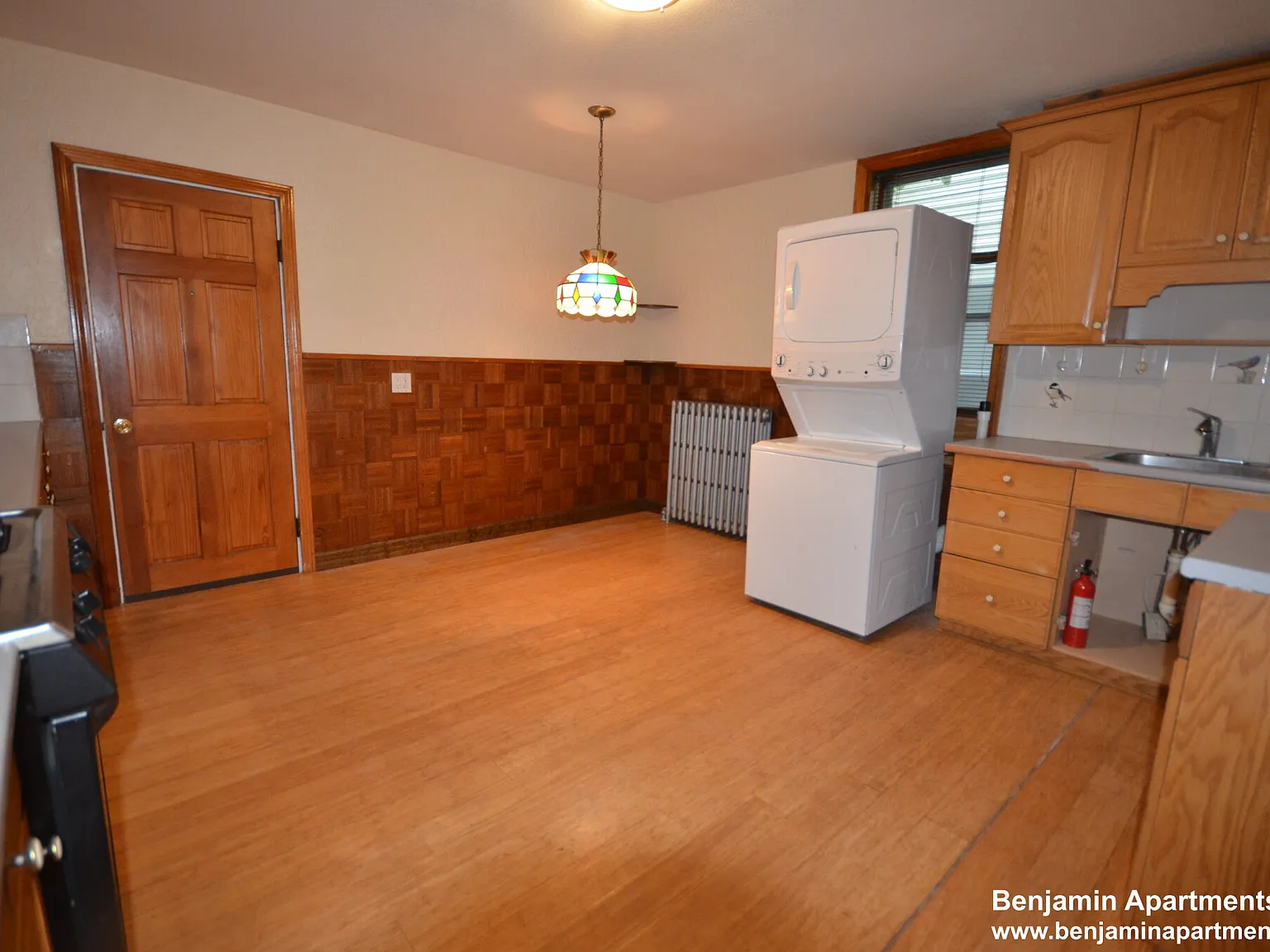 3 bed, 999 sqft, $3,300 — Photo 3