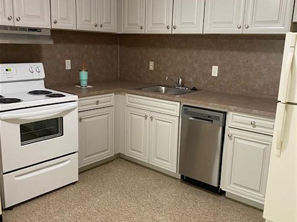 1st image of 109 Oxford St #7