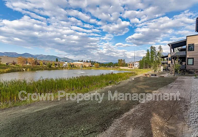 317 Akers Ln #G — Photo 60
