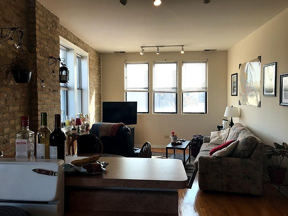 2nd image of 1140 W Grand Ave APT 3