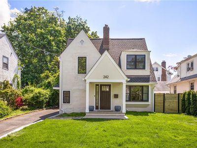242 Boulevard, Scarsdale, NY, 10583