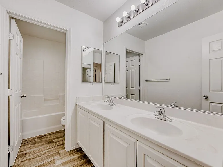 2562 Begonia Valley Ave — Photo 14