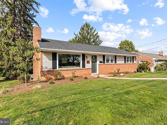 4th image of 27 Fairview Dr