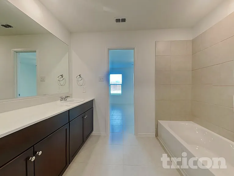 700 Odlozil Ln — Photo 9