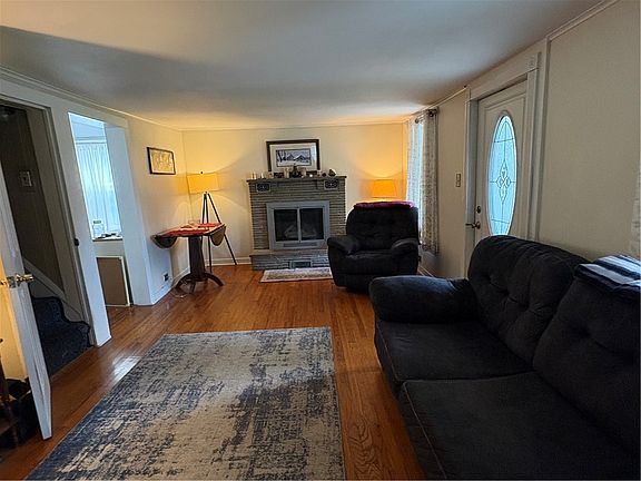 4th image of 18 Taylor St