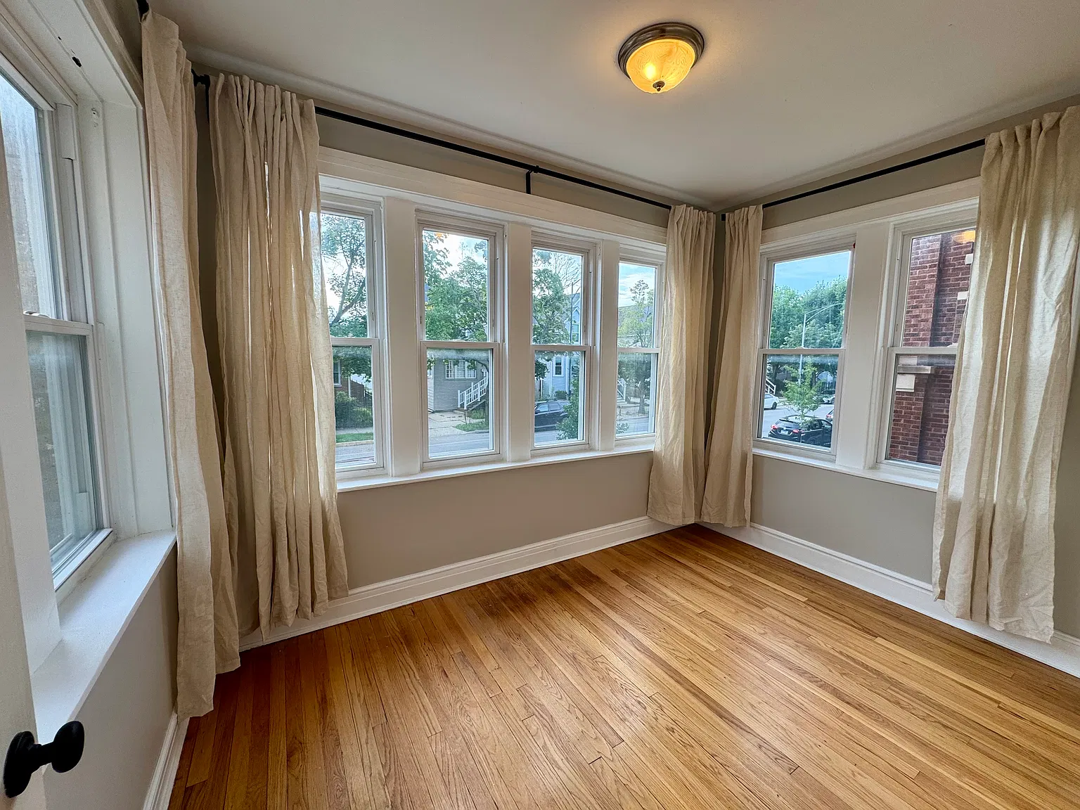 3 bed, 1500 sqft, $2,495 — Photo 2