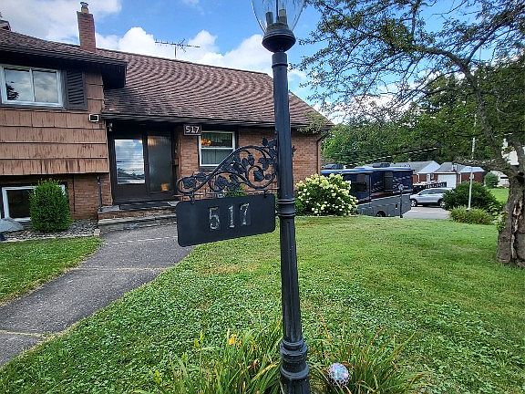 4th image of 517 Hazel Dr