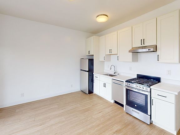 3rd image of 325 9th Ave #32