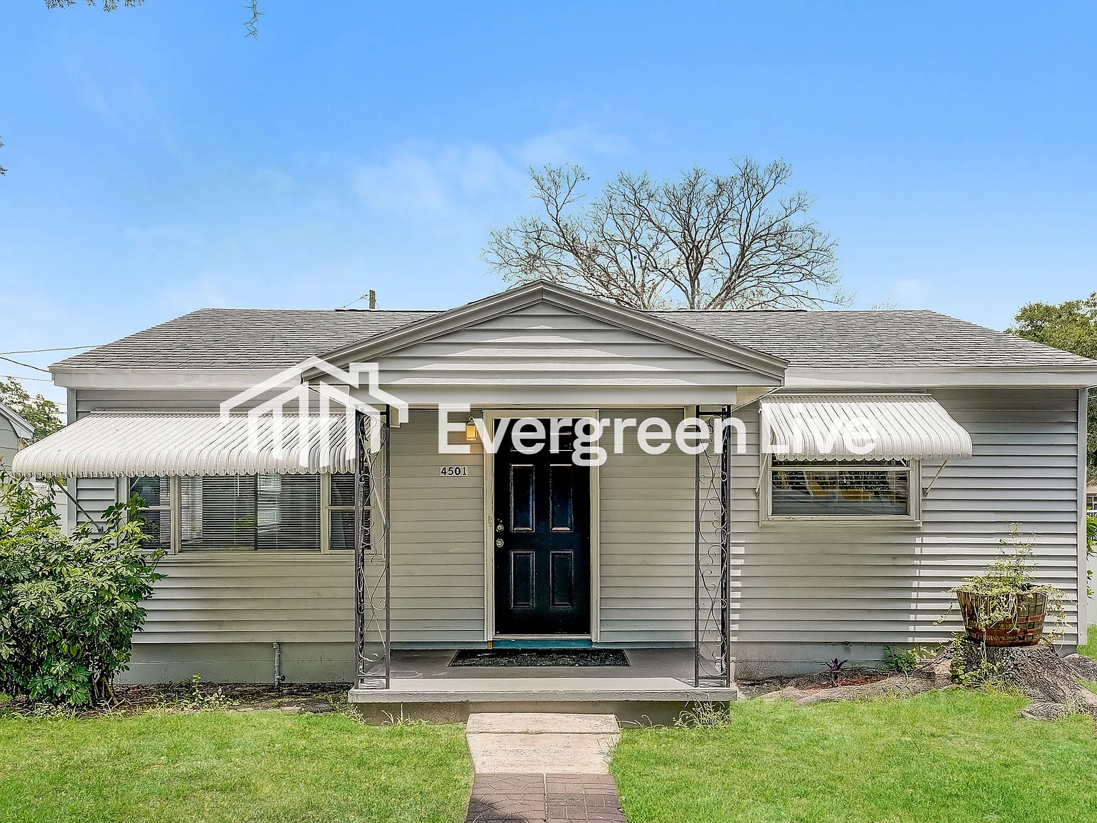 3 bed, 2.0 bath, 1137 sqft, $2,045 — Photo 1