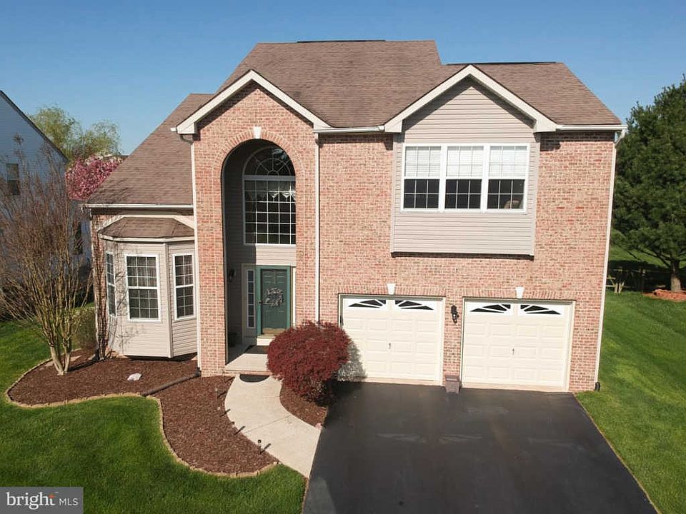 1st image of 394 Cypress Way