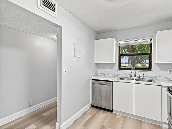 5th image of 2181 W Woolbright Road #N201