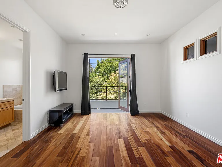 744 N Alfred St #104 — Photo 22