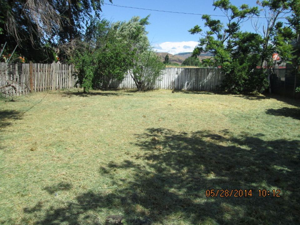 2nd image of 733 Hostetler St
