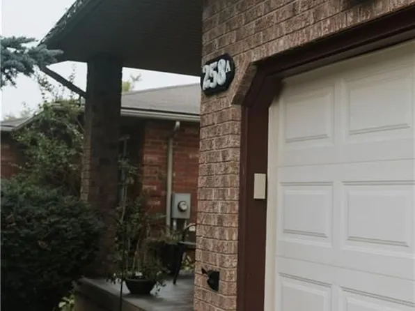 258 Inverhuron Cres #A, Waterloo, ON N2V 2H5