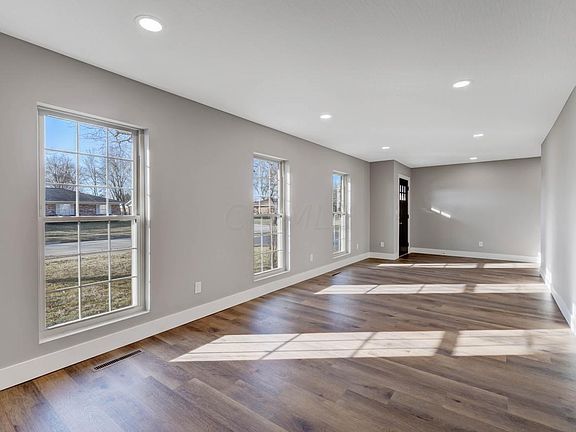 3rd image of 276 Brisbane Ave