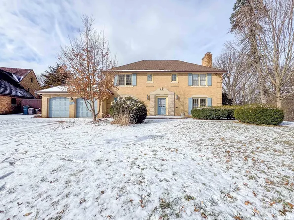 205 N Kickapoo Ter, Peoria, IL 61604