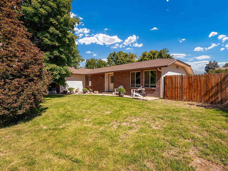 1st image of 844 Bonnie Brae Dr