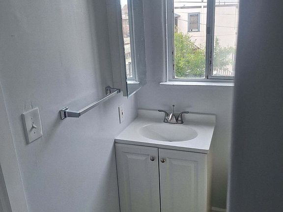 3rd image of 832 W Martin Luther King Jr Blvd APT 206