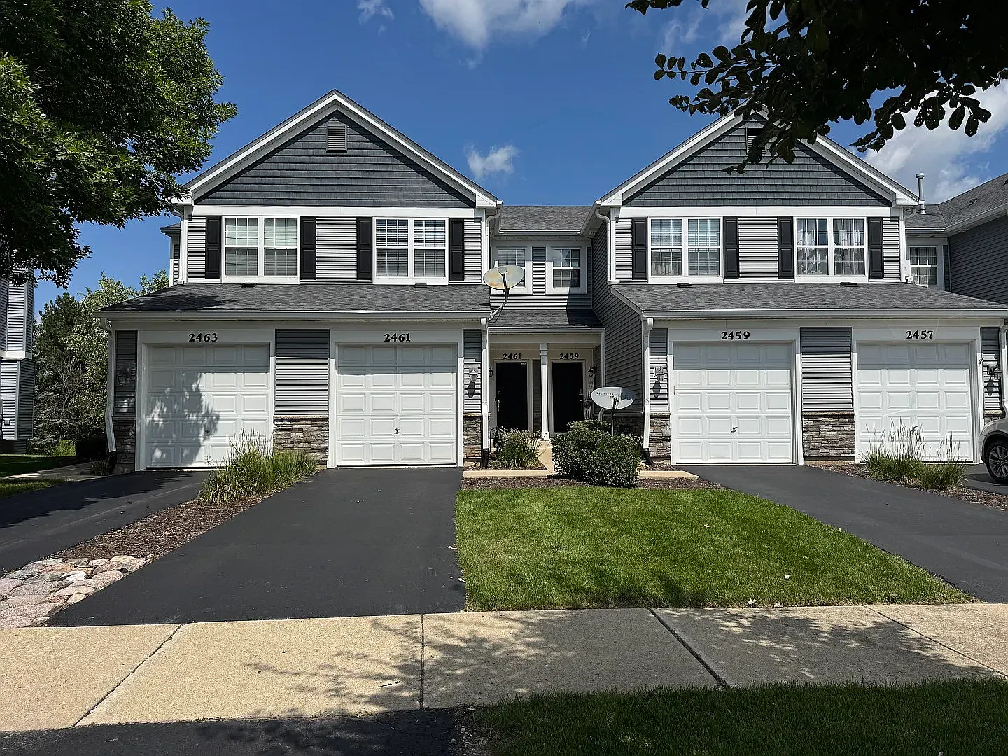 2 bed, 2.5 bath, 1412 sqft, $2,375 — Photo 2