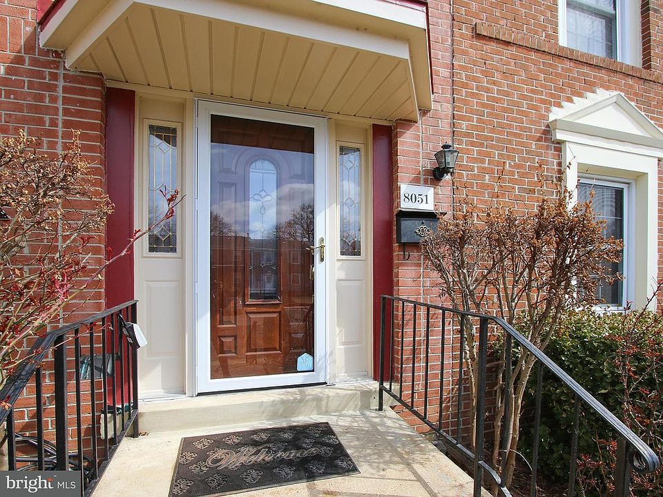 1st image of 8051 Saint Annes Ct