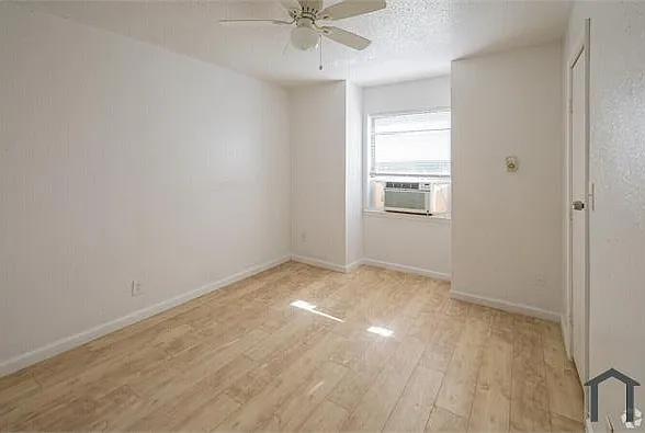 404 SW 26th St #8 — Photo 8