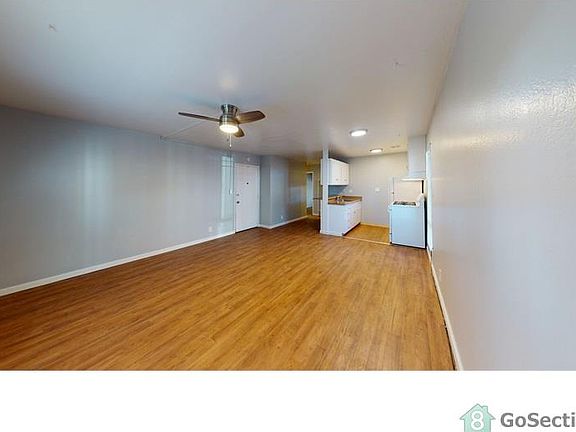 3rd image of 7036 Macarthur Blvd APT 17