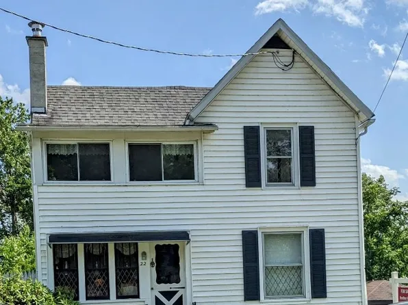 22 Thorn St, Corning, NY 14830