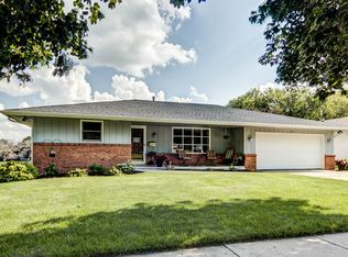 3102 Carriage Ln, Rockford, IL 61101