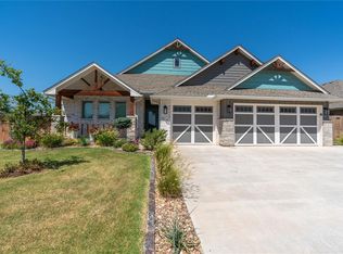 4609 McCann Ave, Mustang, OK 73064