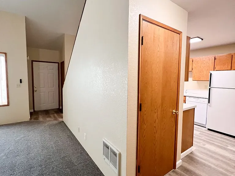 5440-5442 N Hills Dr #5444 — Photo 24
