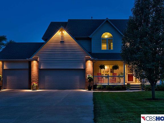 3rd image of 921 Southridge Dr