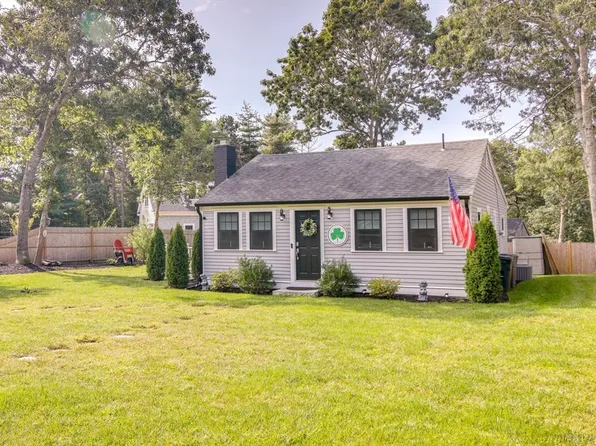 33 Old Sailors Way, South Dennis, MA 02660