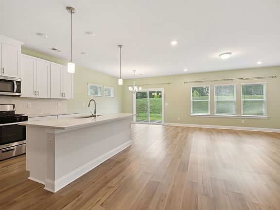 5th image of 2060 Notchleaf Rd