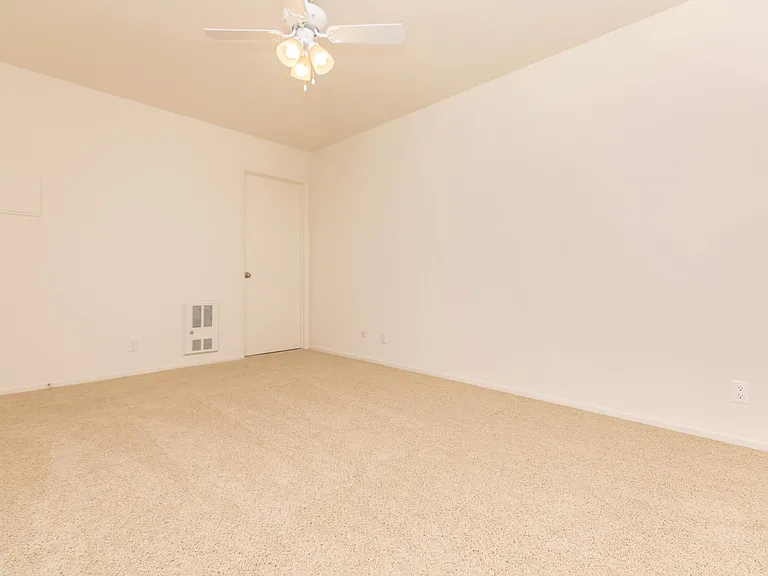 Highland Creek Apartment Homes — Photo 25