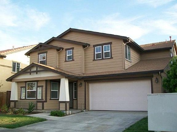 5th image of 2335 N Fallbrook Dr