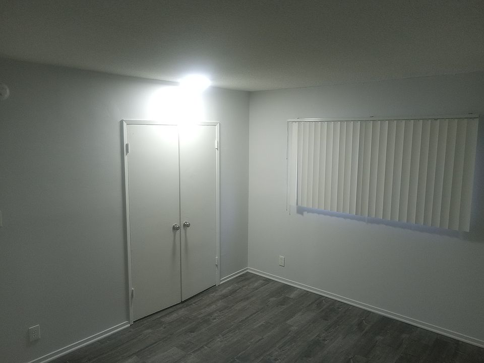 1st image of 6935 De Soto Ave #6