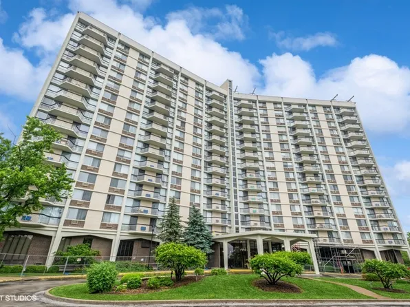 40 N Tower Rd Unit 16K, Oak Brook, IL 60523