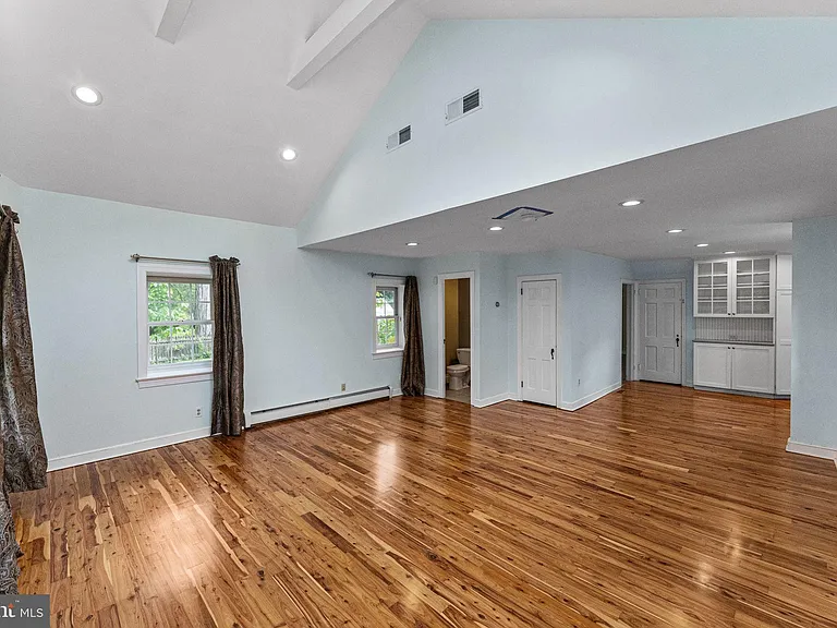 471 Athens Ave — Photo 15
