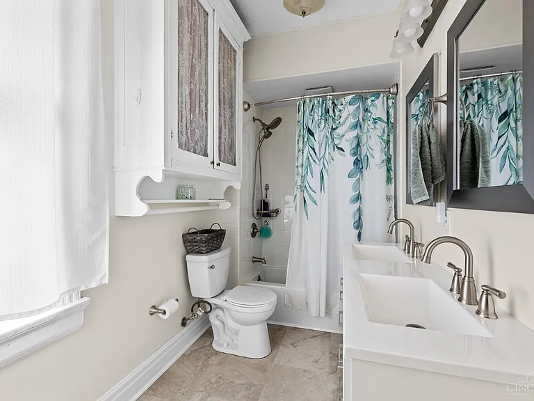 3847 Burwood Ave — Photo 11