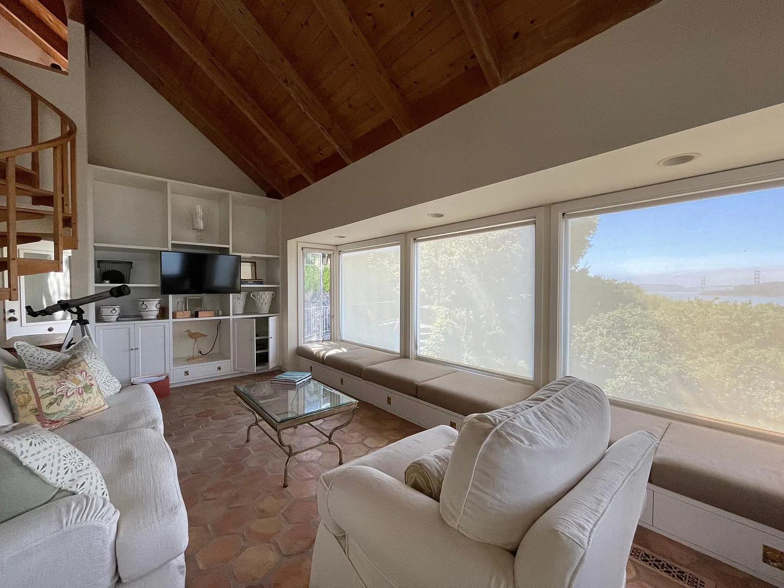 310 Belvedere Ave — Photo 4