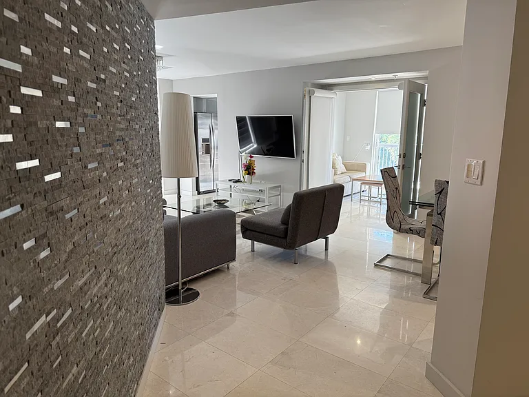 2333 Brickell Ave #306 — Photo 15