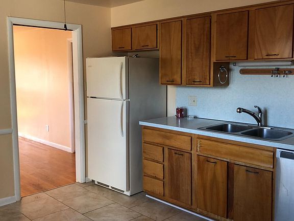 5th image of 229 Berkshire Blvd