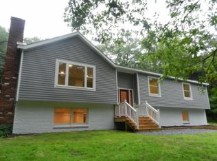 718 Raymondskill Rd, Milford, PA 18337