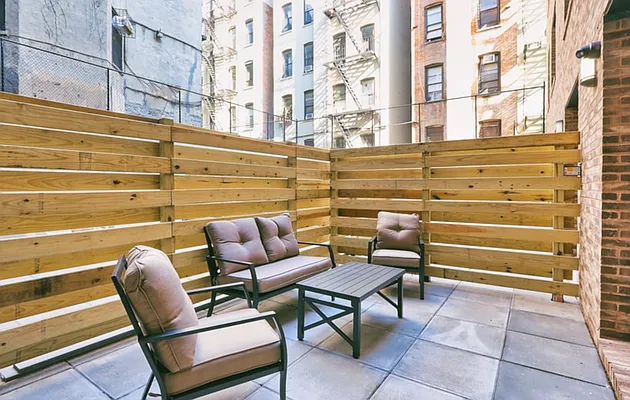 Rented by REZI | media 24