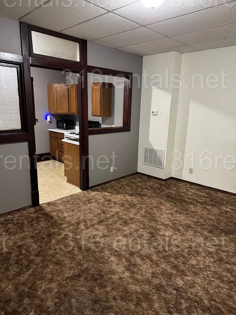 Empire Building Apartments — Photo 2