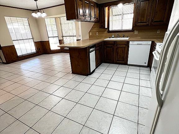 2nd image of 415 Highland Dr