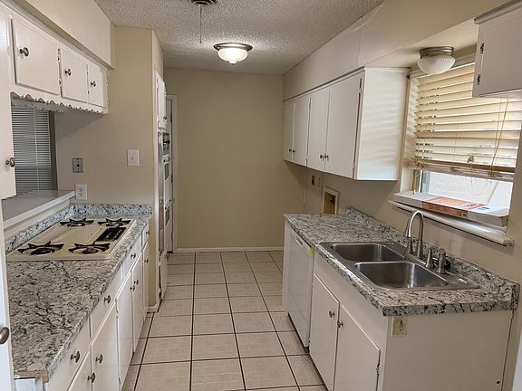 4th image of 3253 Millmar Dr